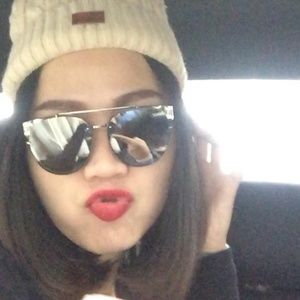 Meet your Posher, Toommeng